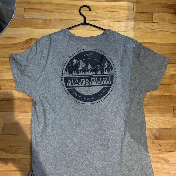 Napapijri Geographic Gray Mountain Logo Tee | Euro Outdoor Minimal | Men’s M | - Picture 2 of 3